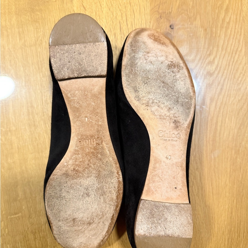 Chloe~Black Suede Scalloped Ballet Flats - Picture 4 of 7
